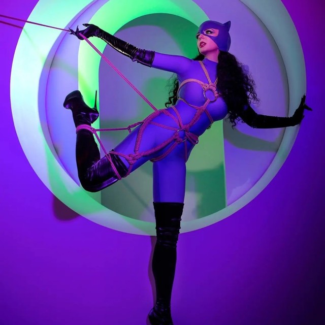 Catwoman in a purple suite 💜💋 Shibari setSwipe left 👉...